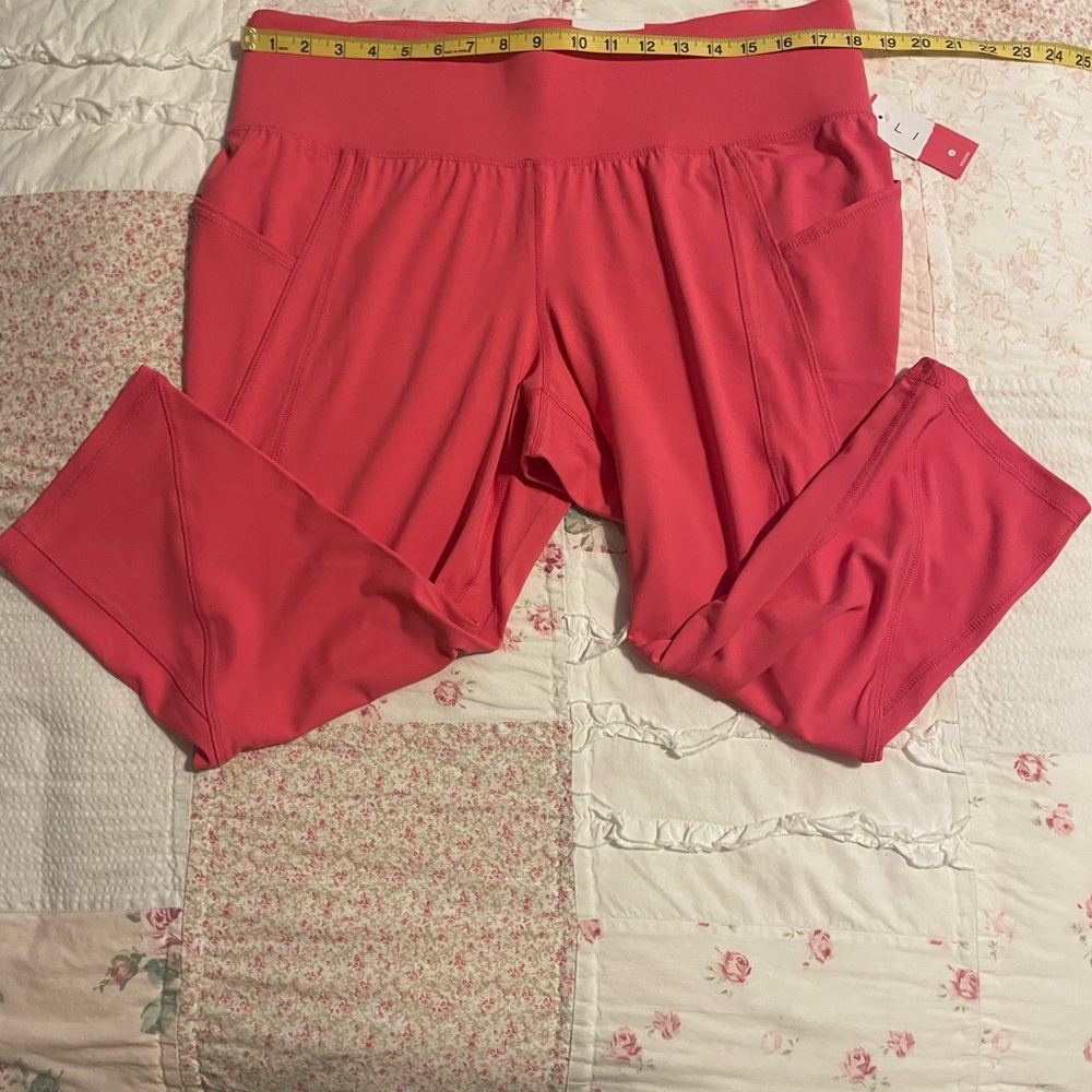 NWT Lane Bryant Livi Soft  Capri Leggings Side Pockets Sz 18/20, coral - Picture 3 of 6